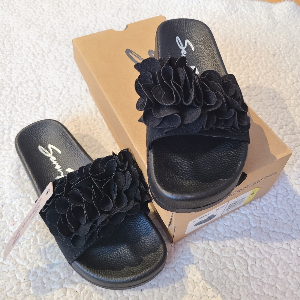 Seven7 - NIB - Black Didi Ruffle sandals